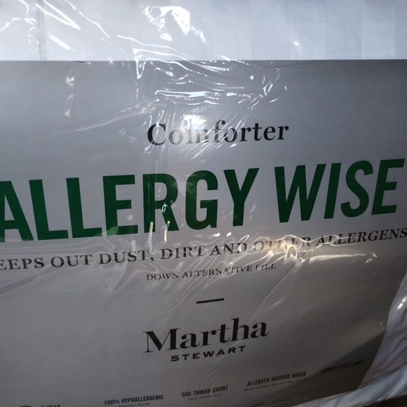 Martha Stewart Collection Allergy Wise Down-Alternative Dobby Stripe Comforter - Picture 4 of 6